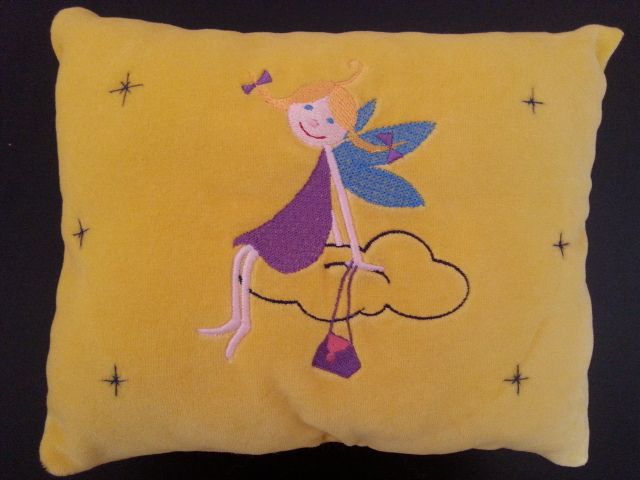 Plüss varázspárna Lolával